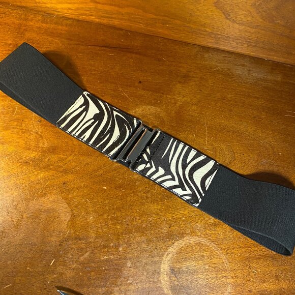 Elastic Waist Belt With Zebra Print Genuine Leather Accent & Metal Clasp - Picture 1 of 4